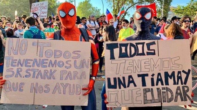 El poder de la pancarta: lingüista explica su significado en las manifestaciones